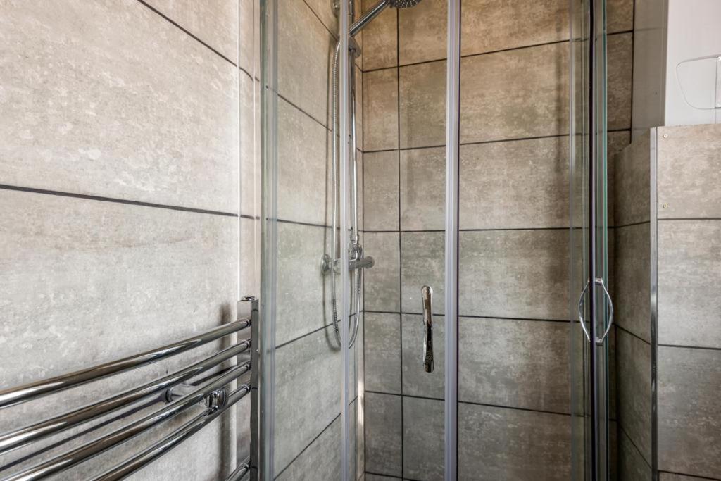 Hopetown Apartment-Modern 2 Bed With Free Parking Normanton  Zewnętrze zdjęcie